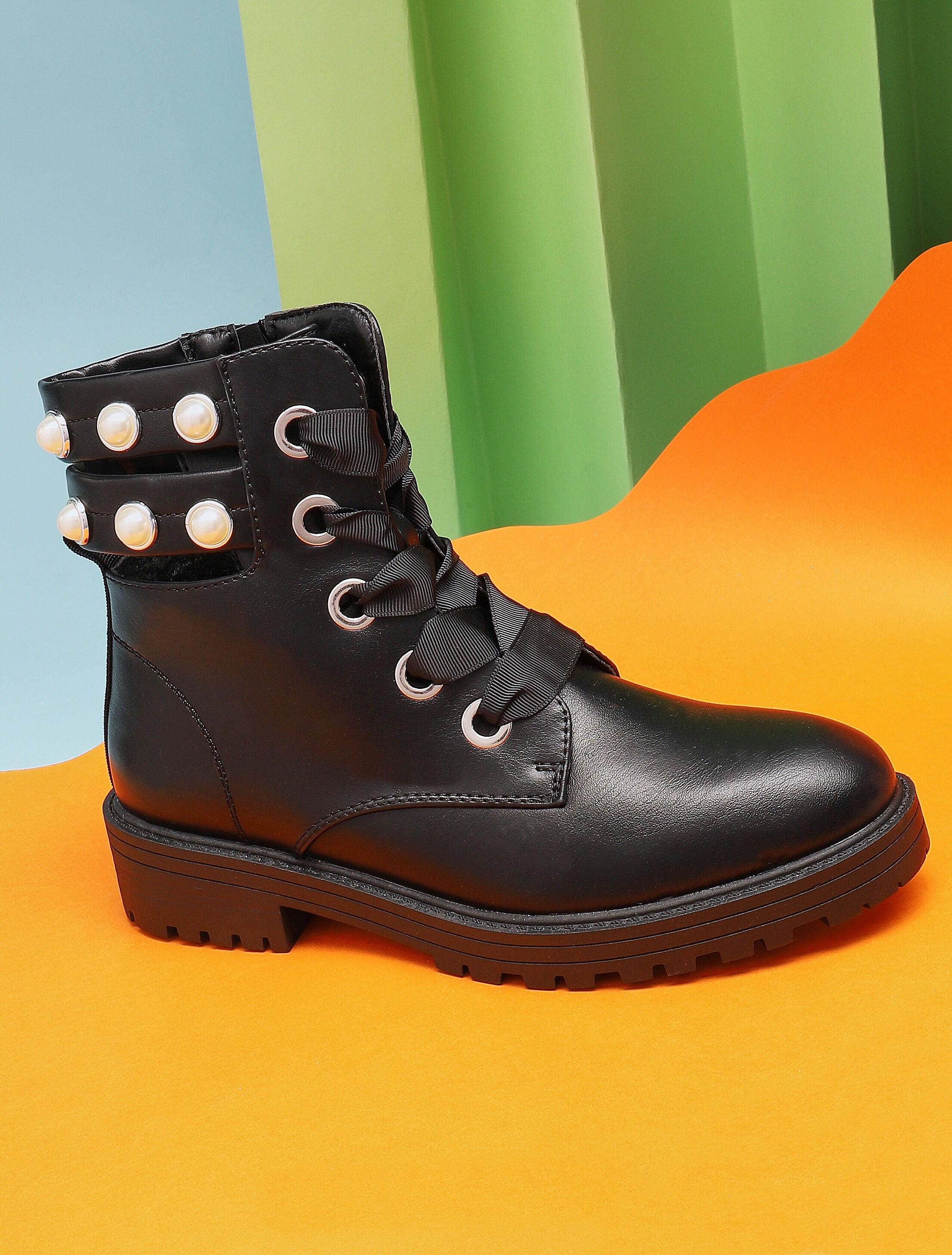 Boots à découpe et lacets ruban - noir - 6