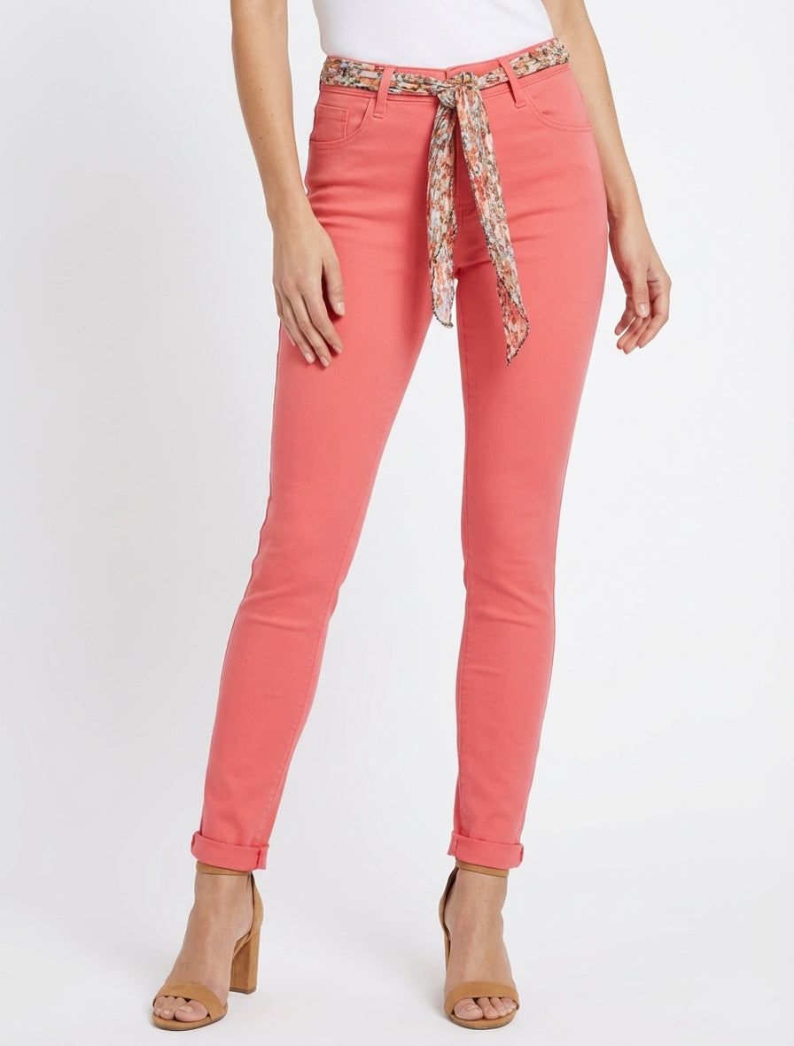 Skinny-Jeans mit bedrucktem Gürtel - Koralle