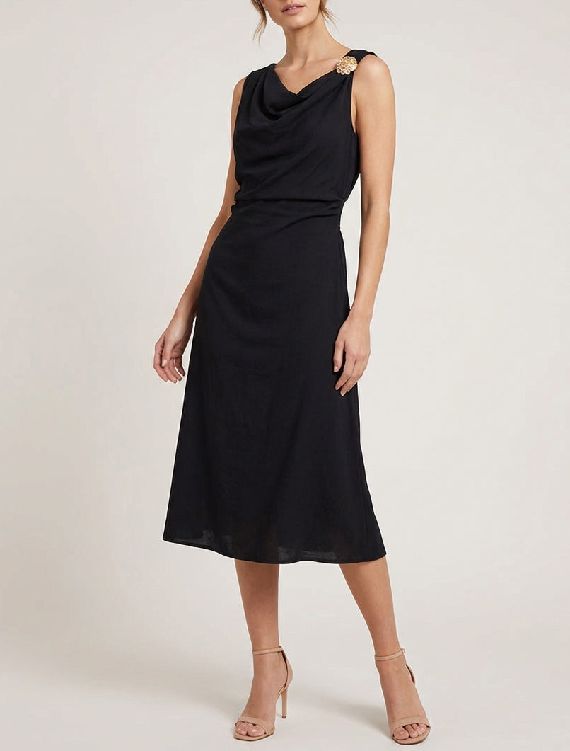 Ärmelloses langes Kleid mit Drapierungseffekt - Schwarz
