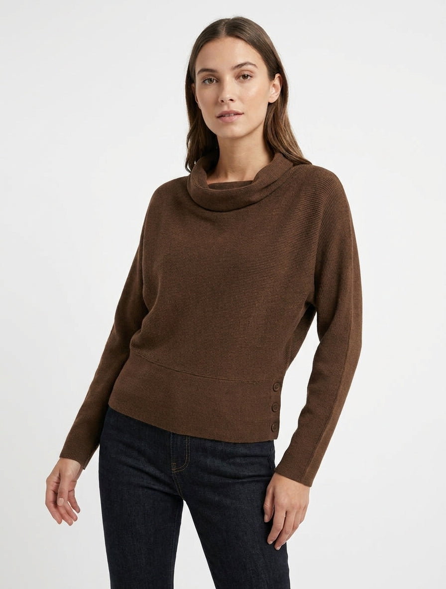Gerippter Pullover mit Wasserfallausschnitt - Braun