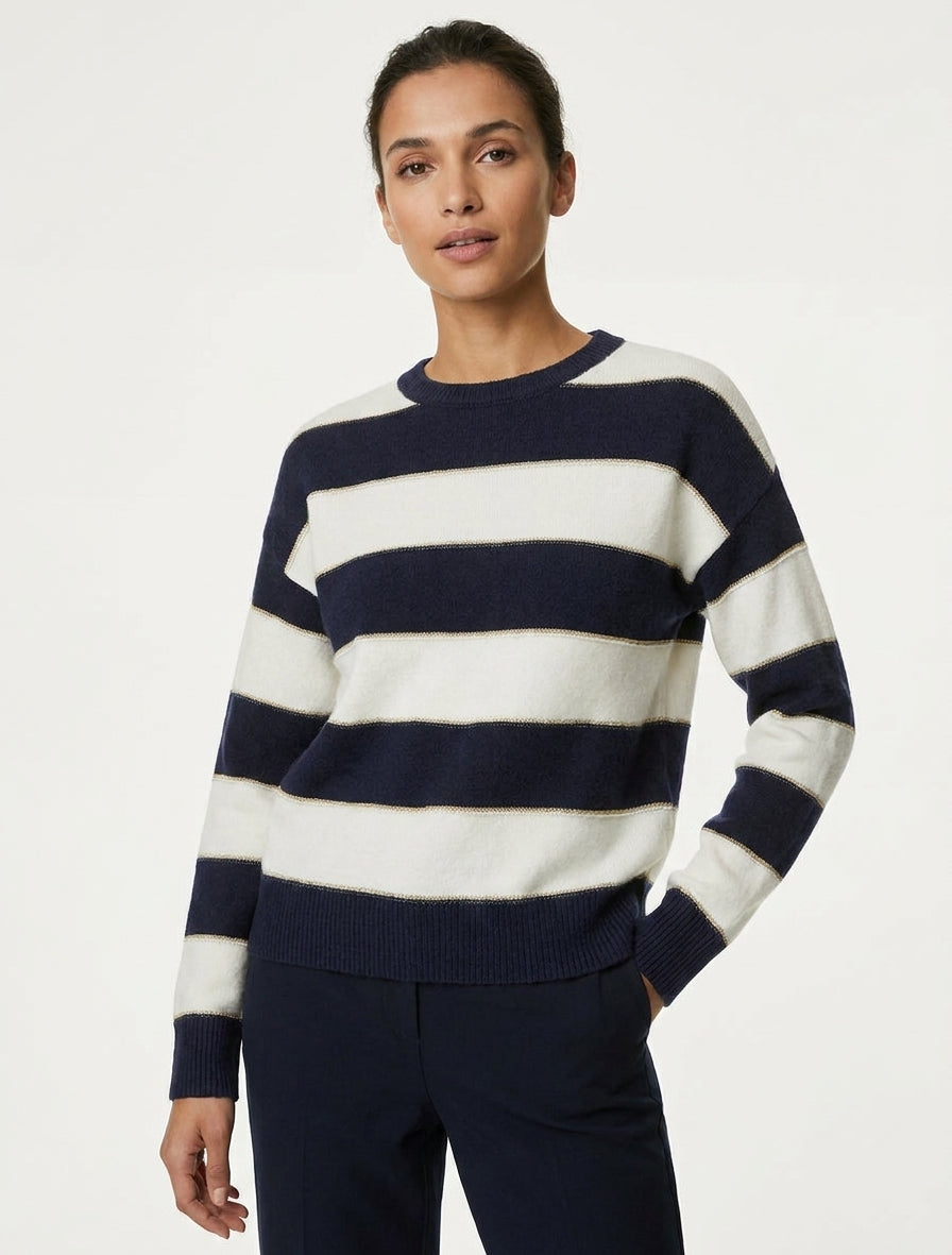 Gestreifter Pullover mit goldener Paspel und Rundhalsausschnitt - Marine