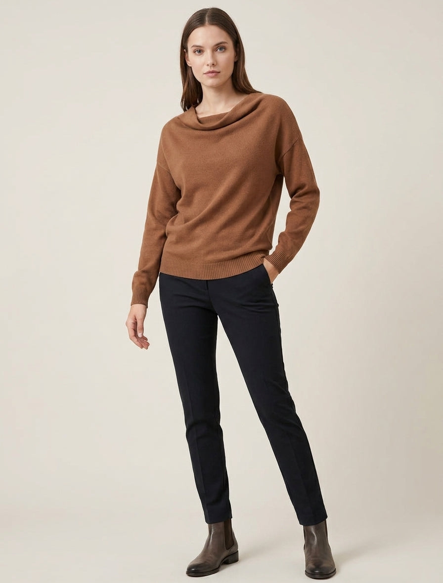 Gerader Pullover mit Wasserfallausschnitt - Kamel