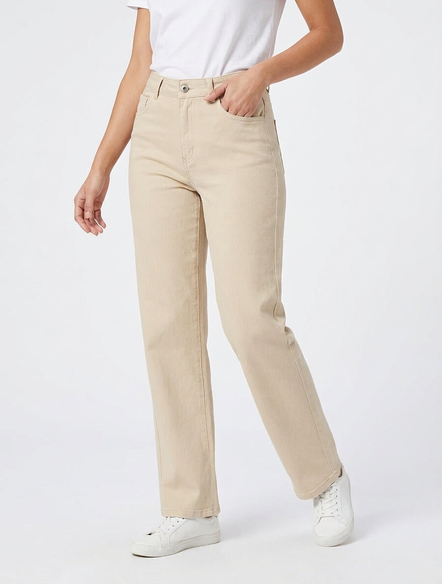 Gerade geschnittener High-Waist-Jeans. - Beige