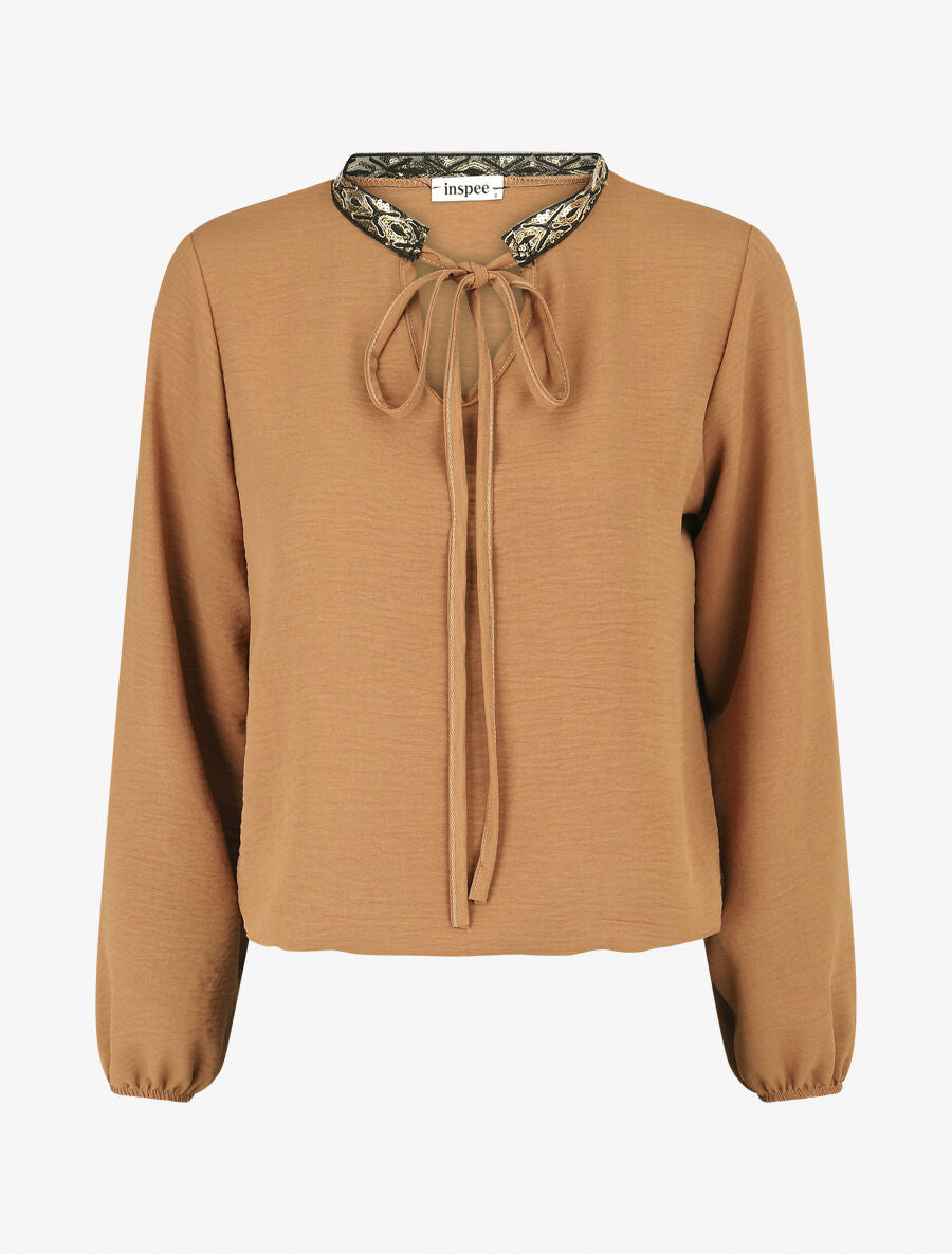Blouse unie à nouer et col a sequins - Camel - 4