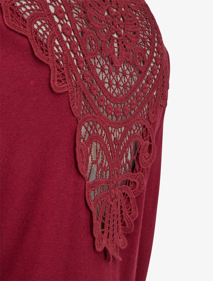 Pullover mit Wasserfallausschnitt und Rückseite aus Häkelspitze - Bordeaux