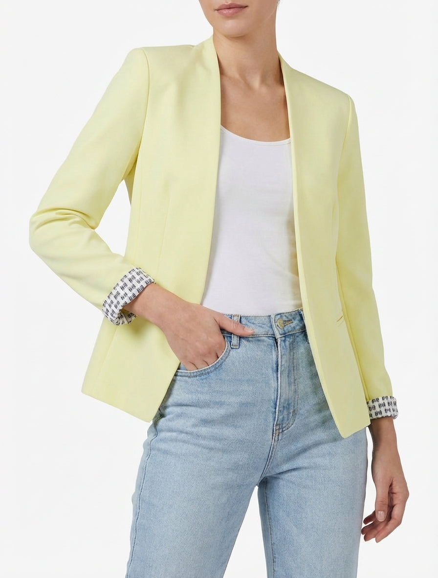 Gerade geschnittener Blazer mit Schulterpolstern - Pastellgelb