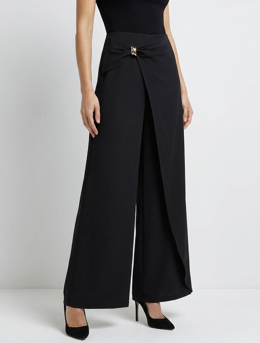 Weite Hose mit Einsatz und Metallschmuck - Schwarz