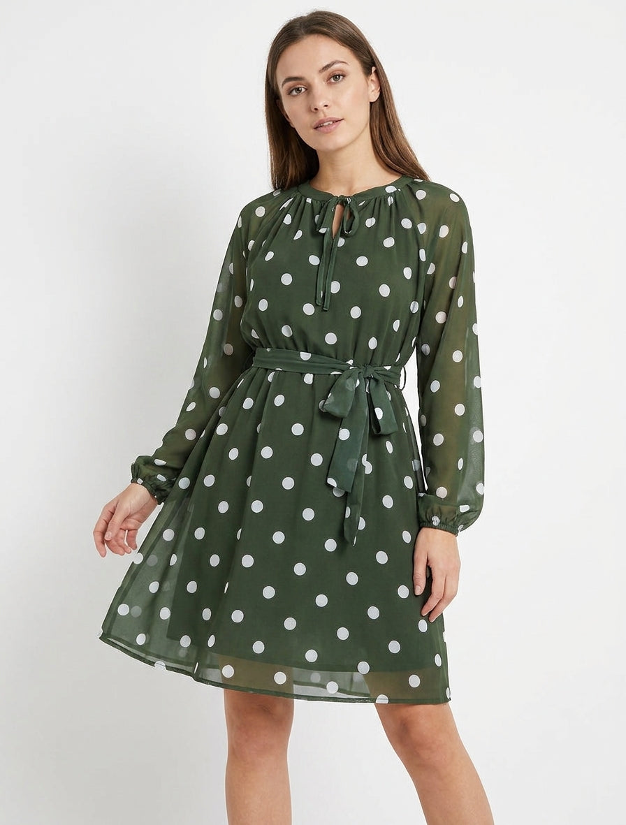 Ausgestelltes gepunktetes Kleid mit langen Ärmeln - Kaki
