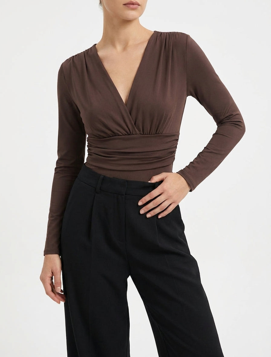 Langärmeliger Body mit plissierter Taille - Braun