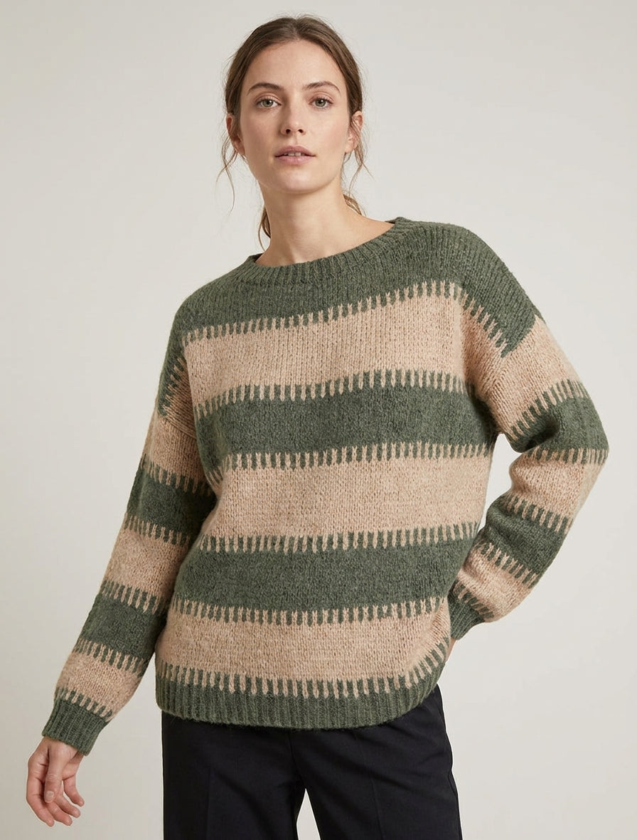 Quadratisch geschnittener Pullover mit fantasievollen Streifen - Kaki