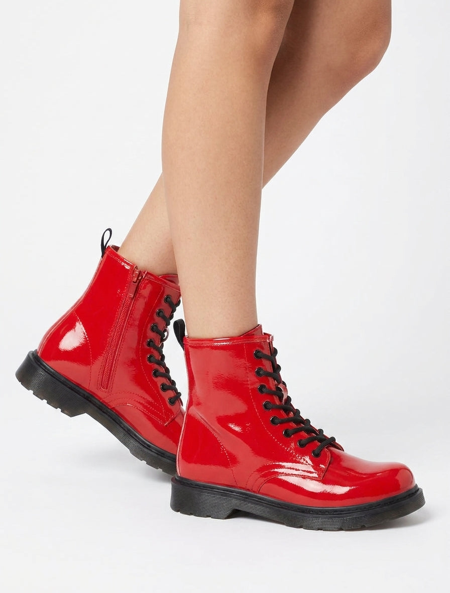 Lackstiefeletten mit Schnürsenkeln - Rot