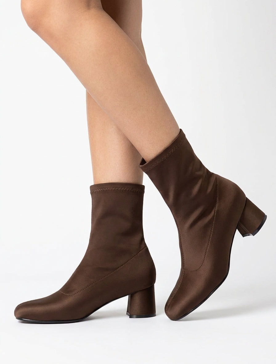 Stiefeletten aus Stoff mit satiniertem Effekt im Sockenstil - Braun