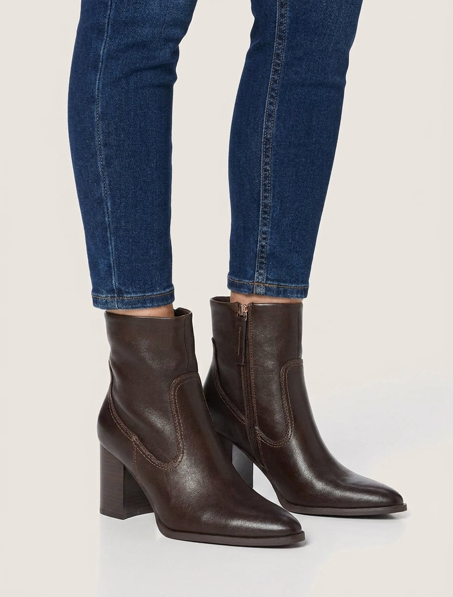 Stiefeletten mit Absatz in spitzer Kunstlederoptik - Braun