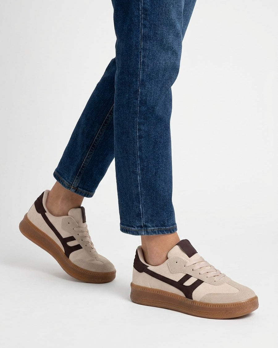 Sneaker in Nubuk-Optik mit grafischem Einsatz - Beige