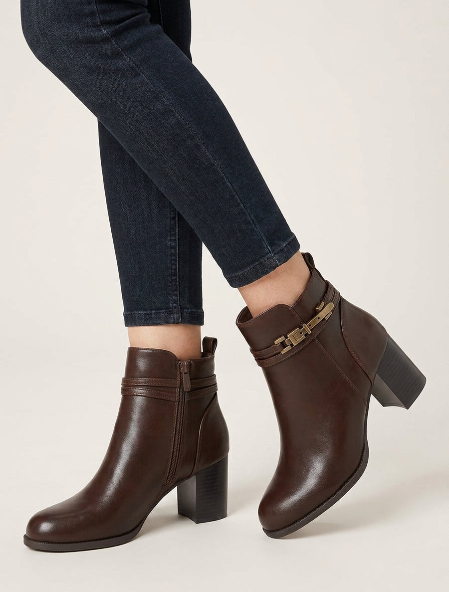 Klassische Stiefeletten aus Kunstleder - Braun