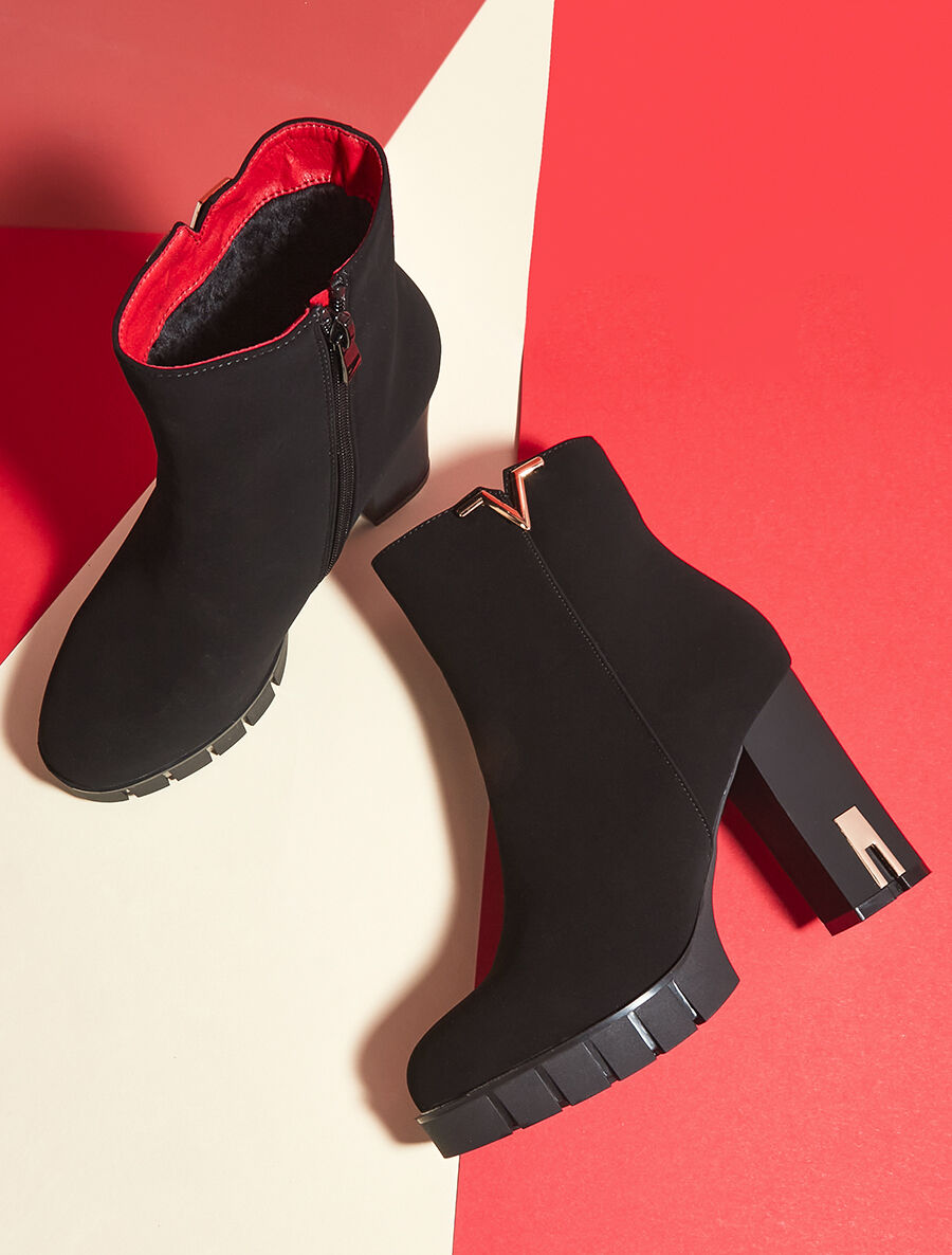 Bottines en suédine à empiècement métal en V - Noir - 1
