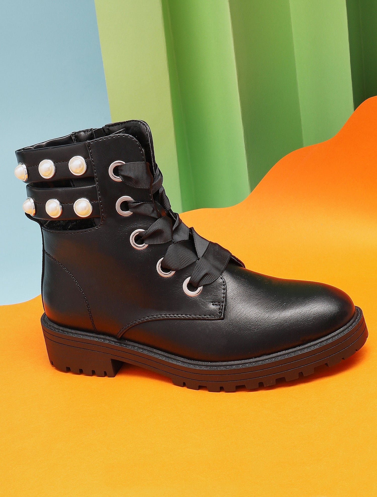 Boots à découpe et lacets ruban - noir - 6