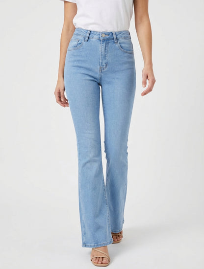 Jean mit hoher Taille und ausgestelltem Beinabschluss. - Hellblau
