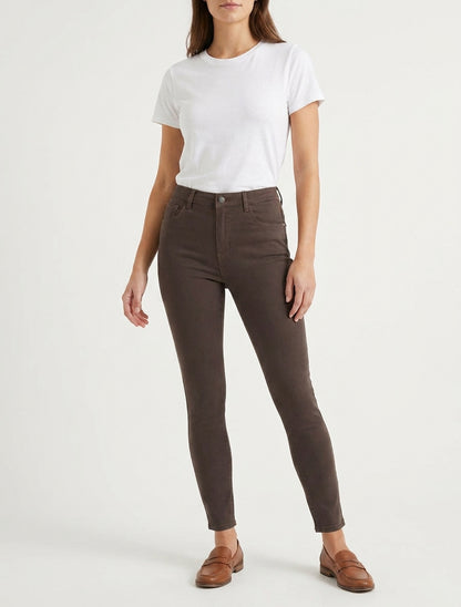 Schmal geschnittene Jeans mit hoher Taille - Schokoladenbraun