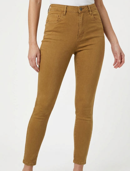 Schmal geschnittene Jeans mit hoher Taille - Senfgelb