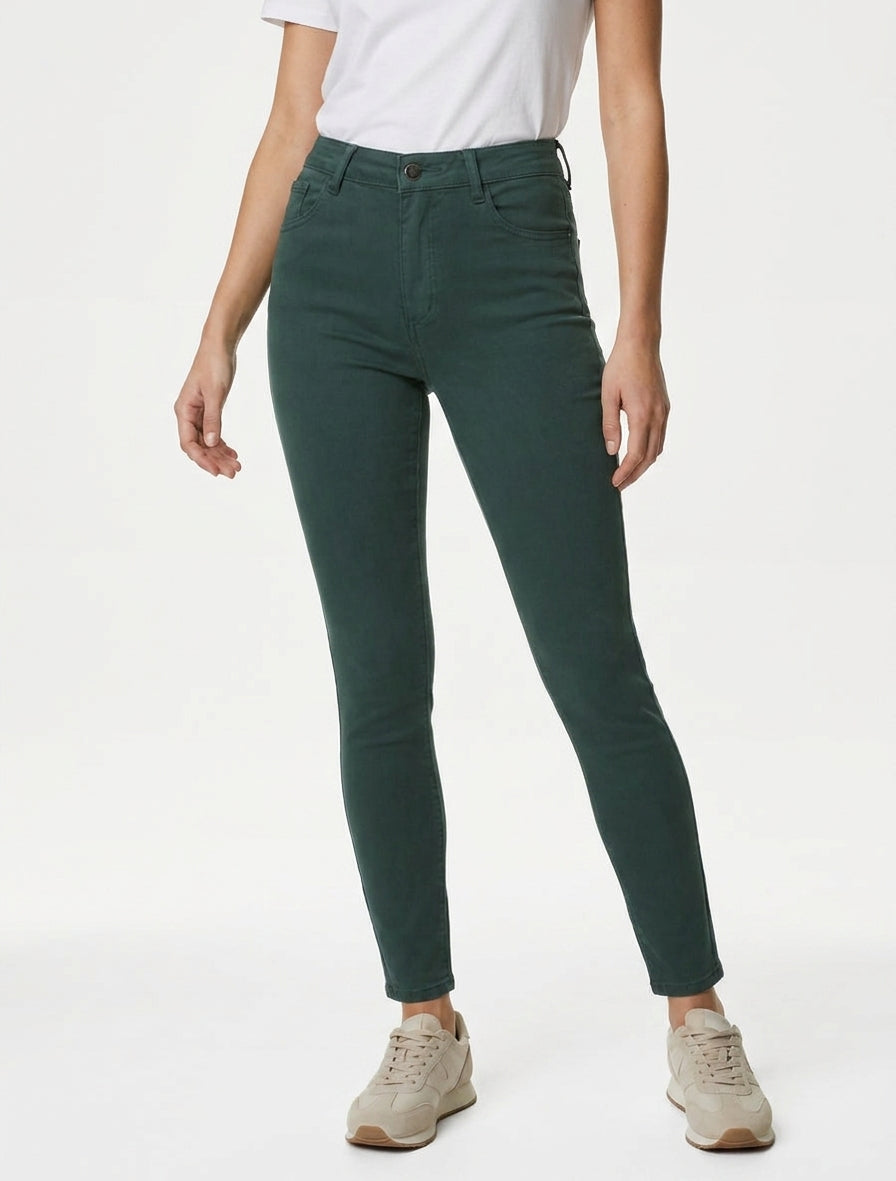 Schmal geschnittene Jeans mit hoher Taille - Flaschengrün