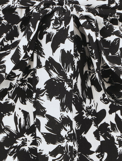Short fluide imprimé fleurs et ceinturé - Noir - 3