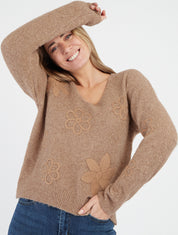 Flauschiger Pullover mit gestickten Blumen - Kamel