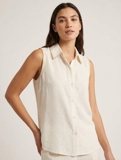 Ärmellose einfarbige Bluse mit Knöpfen - Creme