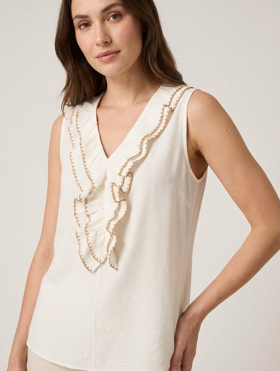 Ärmelloses Oberteil mit Rüschen-V-Ausschnitt. - Ecru