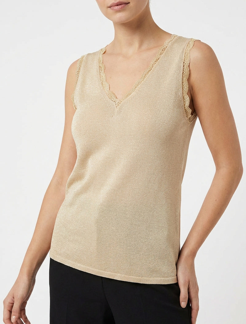 Irisier Stricktop mit Spitzenbesatz - Beige