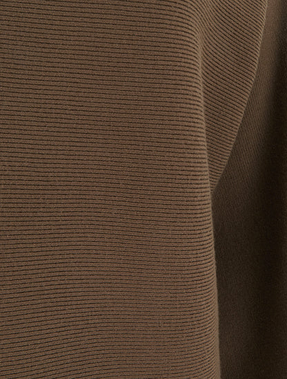 Pull droit à col montant et manches chauve-souris - Marron - 3
