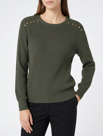 Rippstrickpullover mit dekorativen Nieten an den Schultern. - Kaki