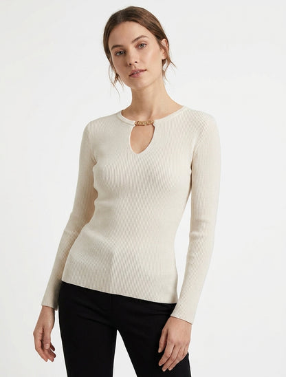 Gerippter Pullover mit Schmuckbesatz. - Beige