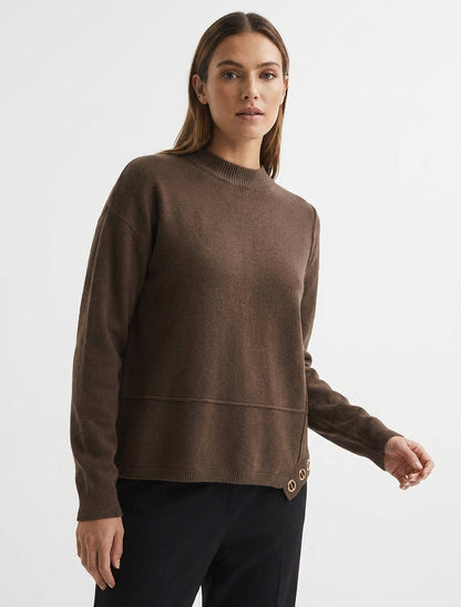 Unifarbener Pullover mit Ösenbesatz - Braun