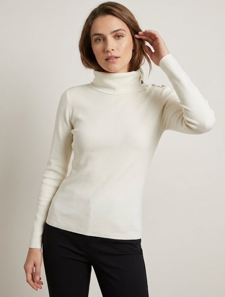 Fein gerippter Rollkragenpullover mit Knopfleiste - Creme