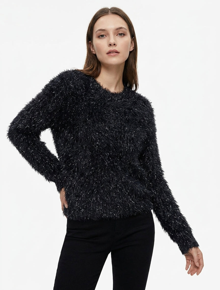 Flusenfreier Pullover mit schimmerndem Detail - Schwarz