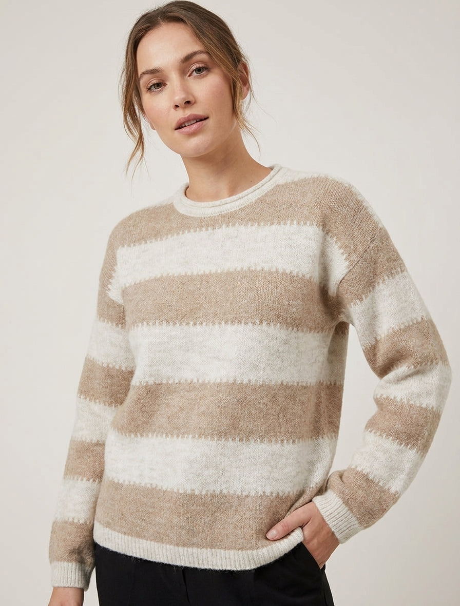 Gerader Pullover mit Rundhalsausschnitt und stilisierten Streifen. - Maulwurf