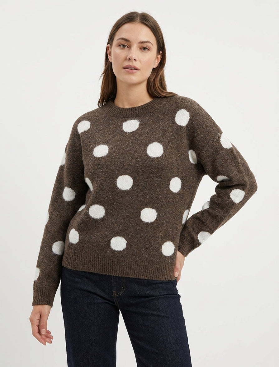 Gestrickter Pullover mit Punkten - Braun