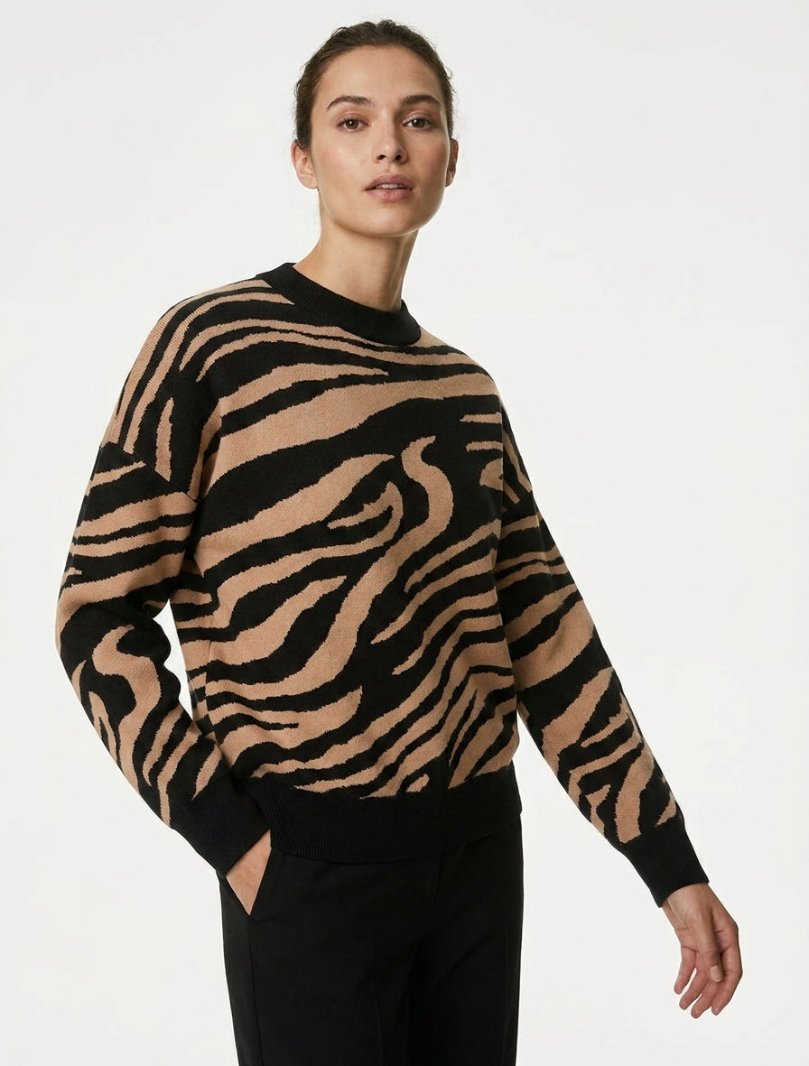 Weit geschnittener Pullover mit Zebramuster - Kamel