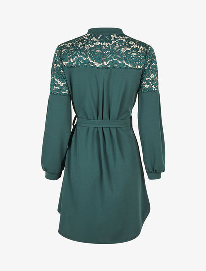 Robe boutonnée à col mao et épaules à dentelle - Vert sapin - 2