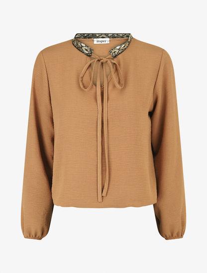 Blouse unie à nouer et col a sequins - Camel - 4