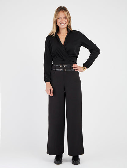 Einfarbiges, satinartiges Wickel-Crop-Top - Schwarz