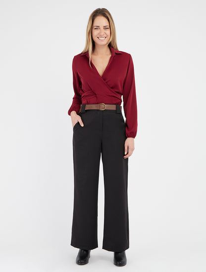 Einfarbiges, satinartiges Wickel-Crop-Top - Bordeaux