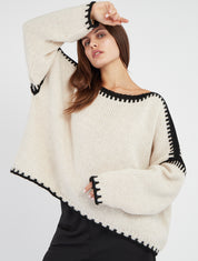 Einfarbiger Strickpullover mit kontrastierenden Streifen - Beige