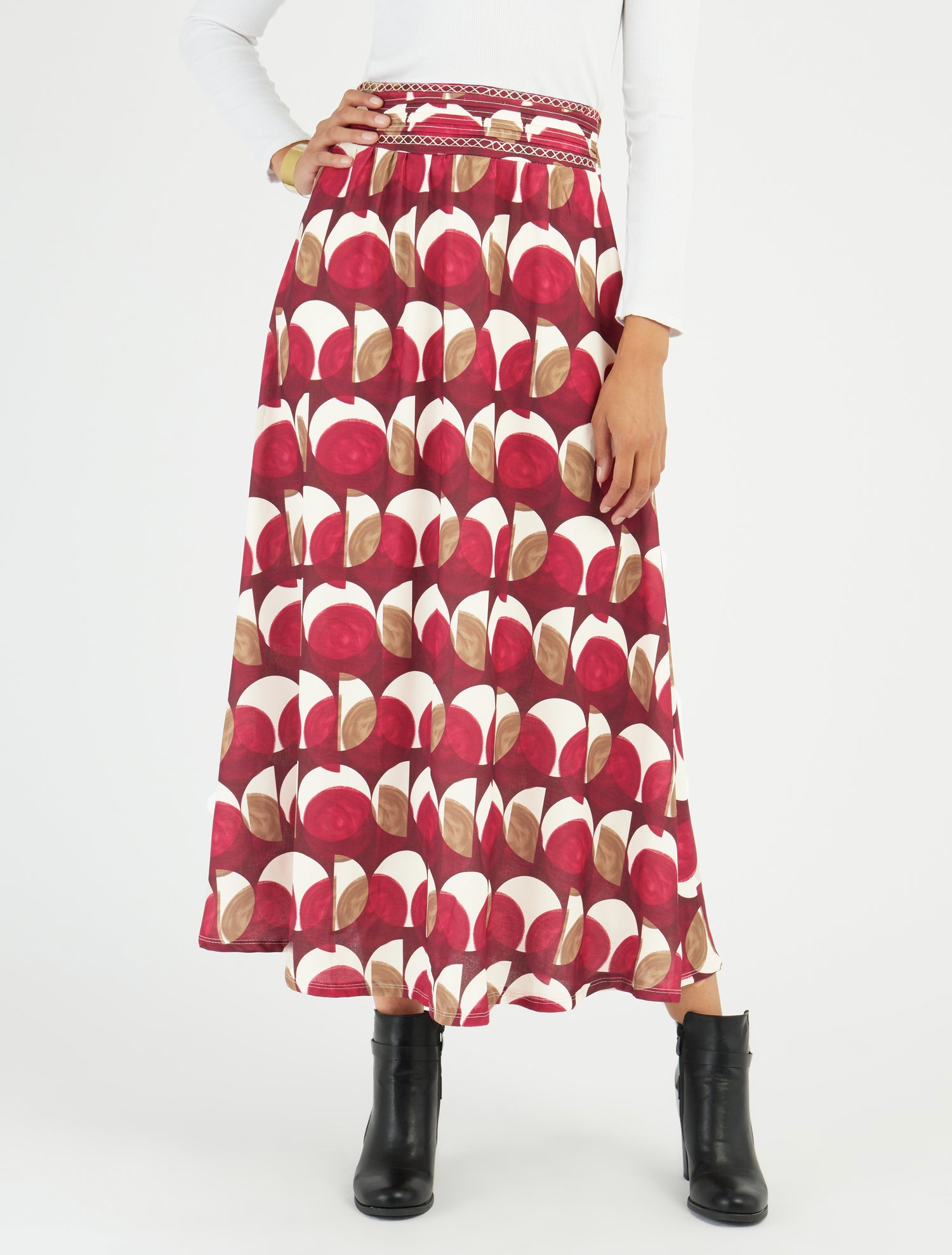 Langer Rock mit abstraktem Print und besticktem Detail - Weinrot