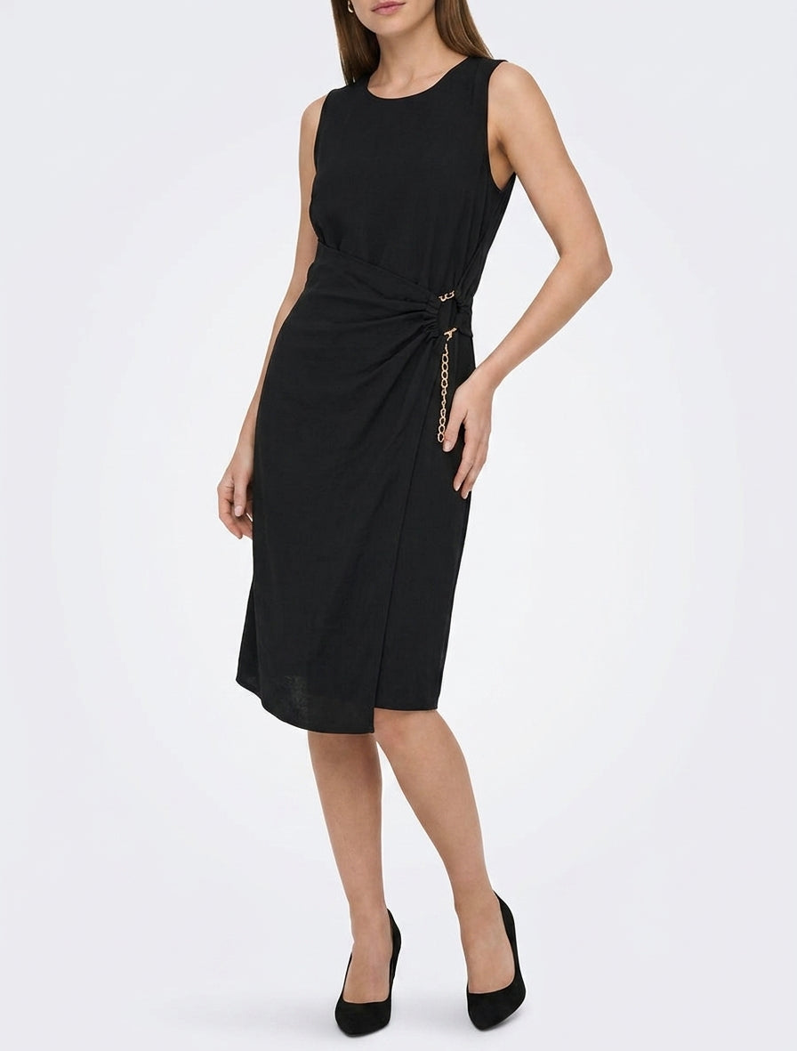 Langes einfarbiges Kleid mit Kettendetail - Schwarz