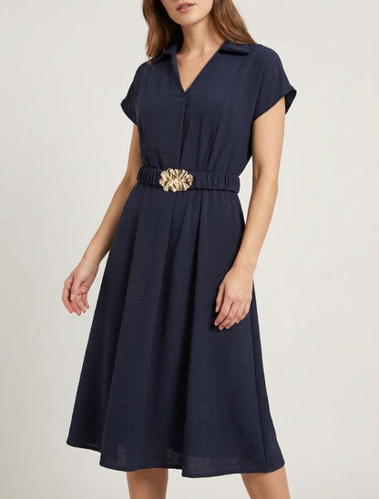 Fließendes einfarbiges Kleid mit Gürtel - Marine
