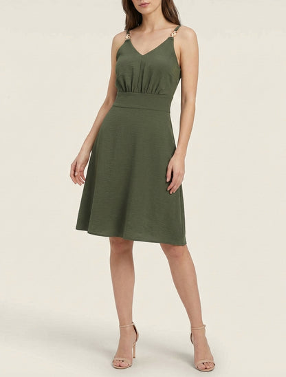 Ausgestelltes Kleid mit Schmuckträgern - Kaki
