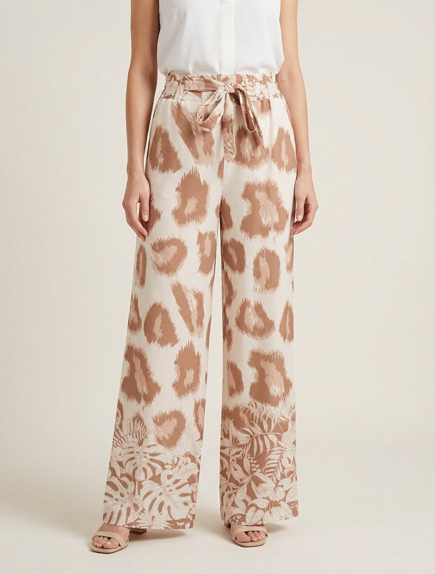 Weit geschnittene Hose mit fantasievollem Leopardenmuster - Kamel