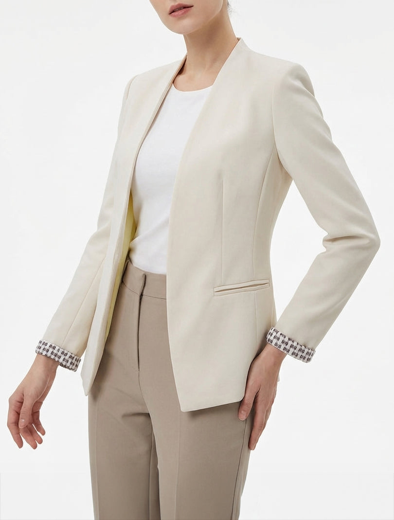 Gerade geschnittener Blazer mit Schulterpolstern - Hellbeige